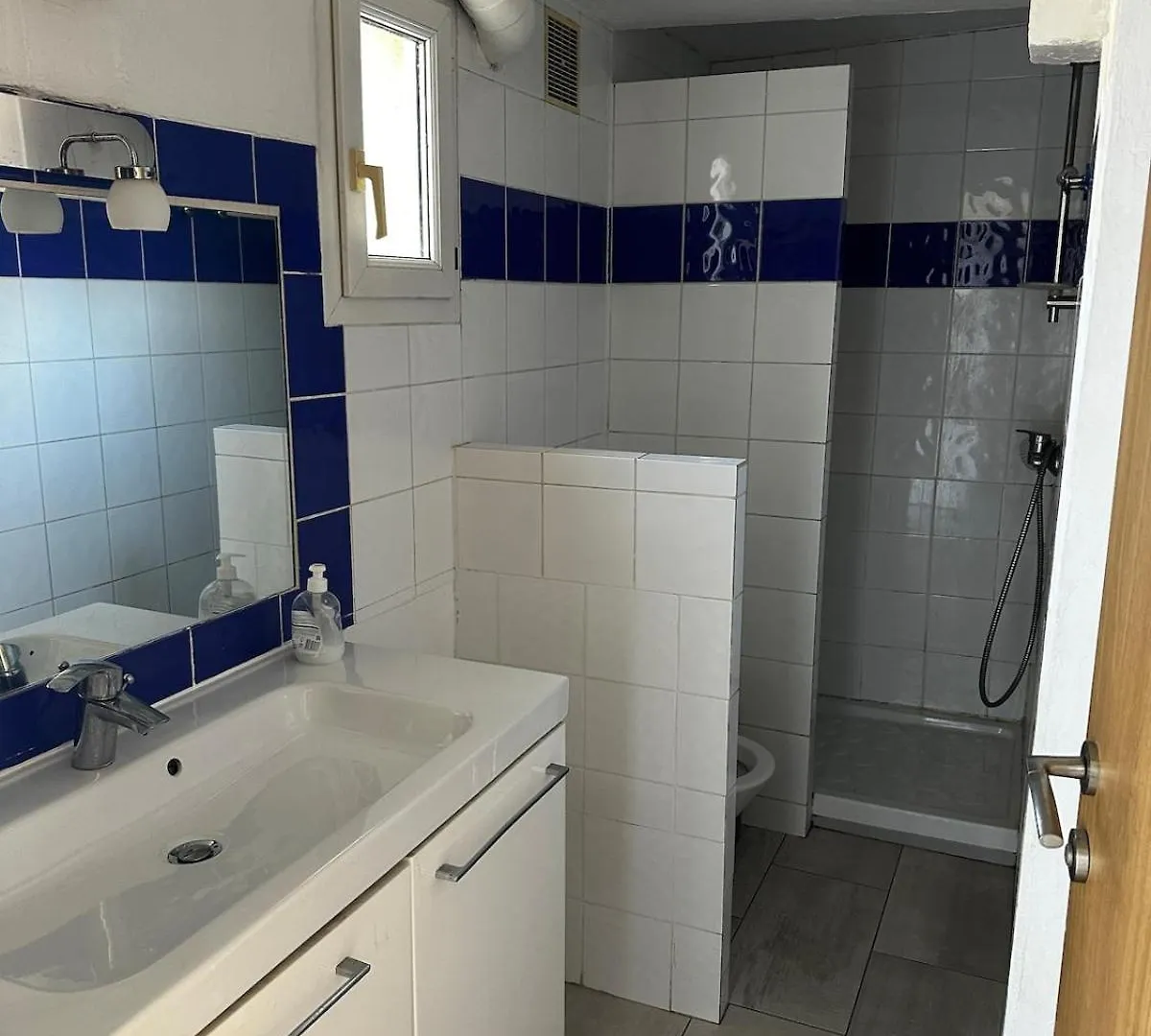 Apartment Appartement 5 Min De La Mer Et Piscine Antibes