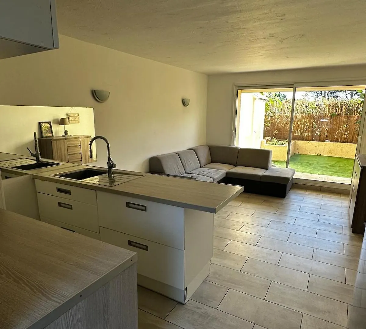 アパート Appartement 5 Min De La Mer Et Piscine アンティーブ フランス